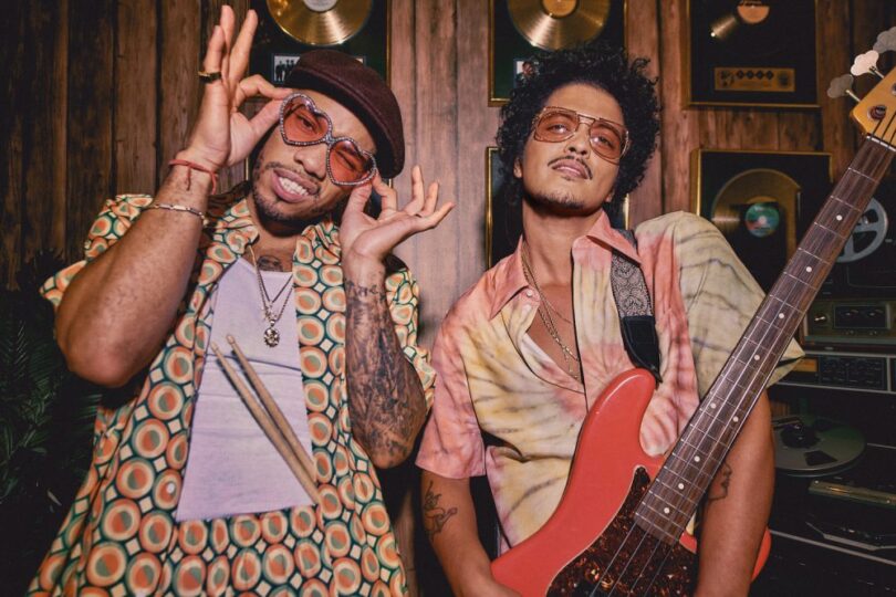 VIDEO Bruno Mars - Skate Ft Anderson .Paak (Silk Sonic)