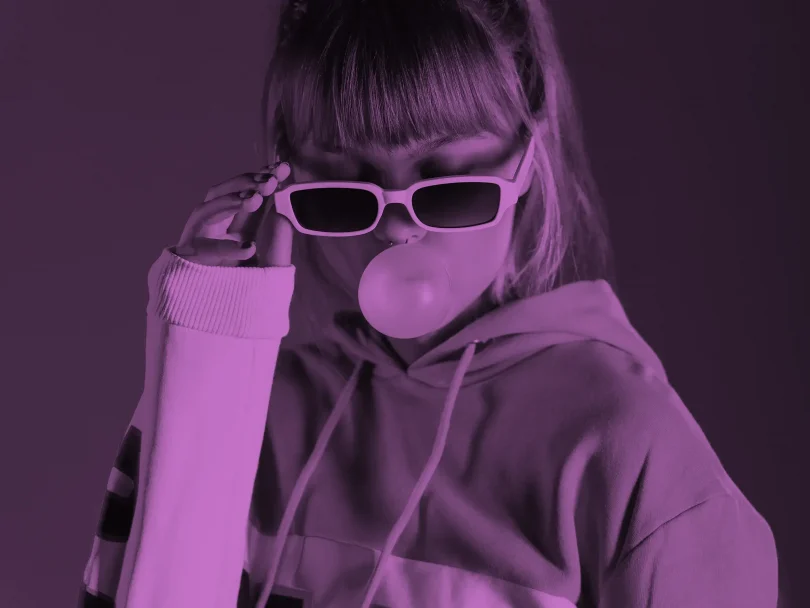 100+ funny comments for girls on Instagram to make her laugh