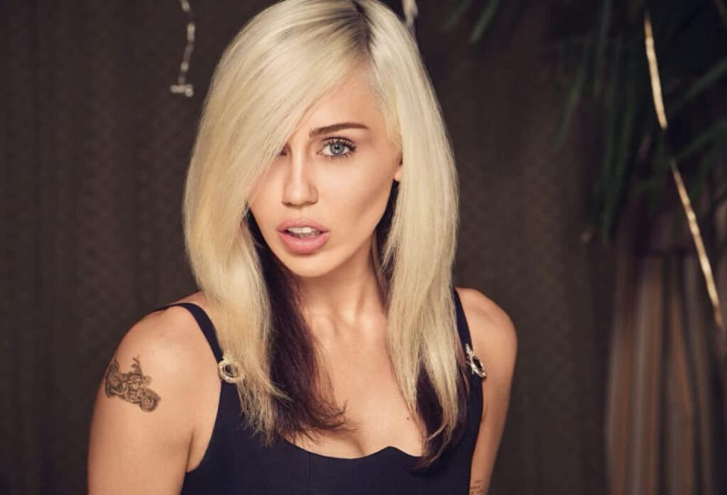 Miley Cyrus - Violet Chemistry Lyrics