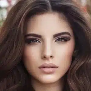 Chelsie Deville Net Worth