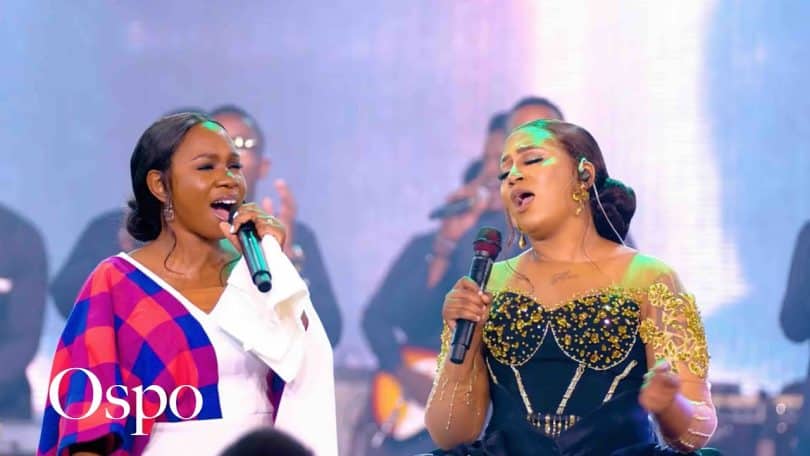 VIDEO: Bella Kombo – Mungu Ni Mmoja Ft. Evelyn Wanjiru X Neema Gospel Choir